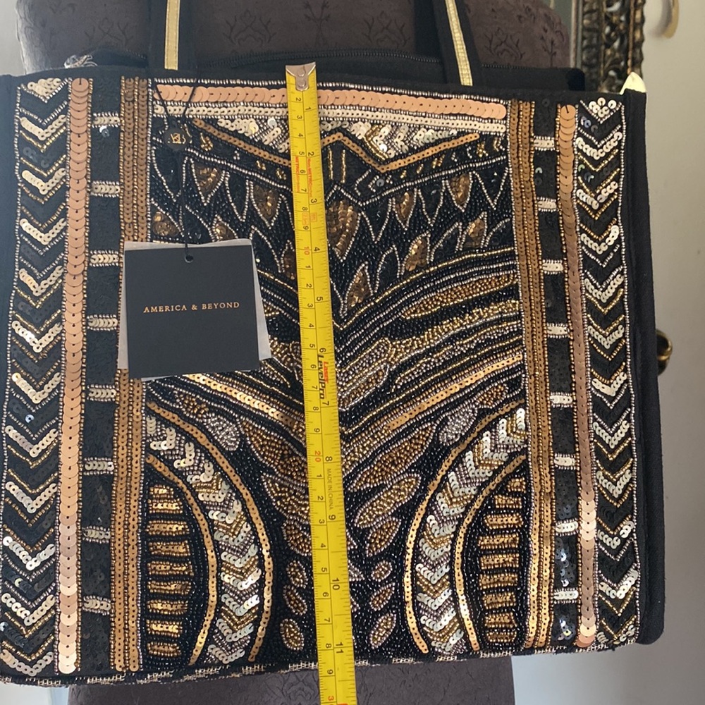 NWT Embellished Black and Gold America & Beyond Shoulder Bag - Picture 11 of 16